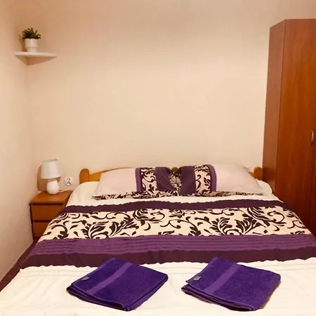 Dworek Ewunia Guest house *